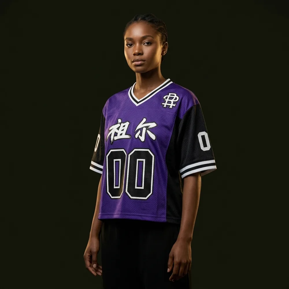 A woman wearing the ABZUURD mesh jersey in Violet against a dark field.